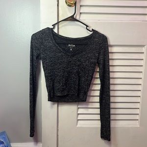 Black very cropped long sleeve shirt